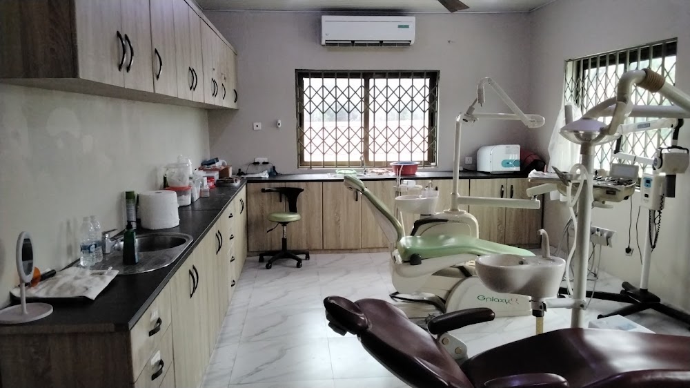 Oracle Dental Clinic-Lartebiokorshie